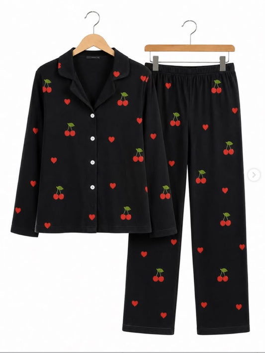 Kiraz & Kalp Desenli Siyah Sıfır Yaka Pijama Takımı