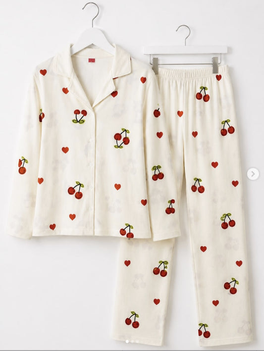 Kiraz & Kalp Desenli Krem Düğmeli Pijama Takımı