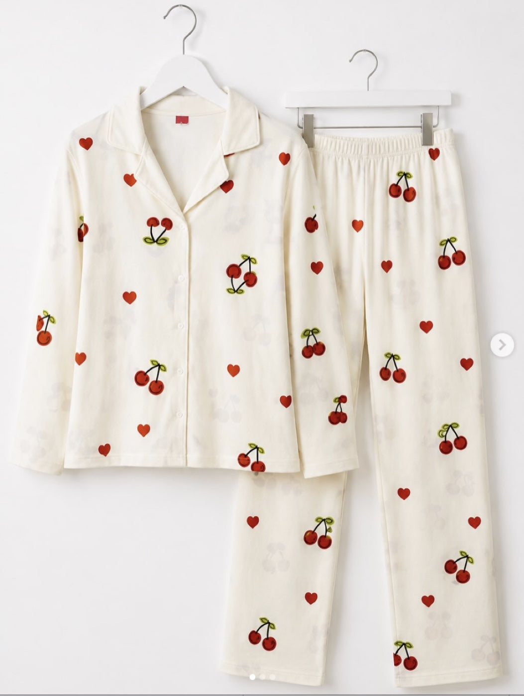 Kiraz & Kalp Desenli Krem Sıfır Yaka Pijama Takımı