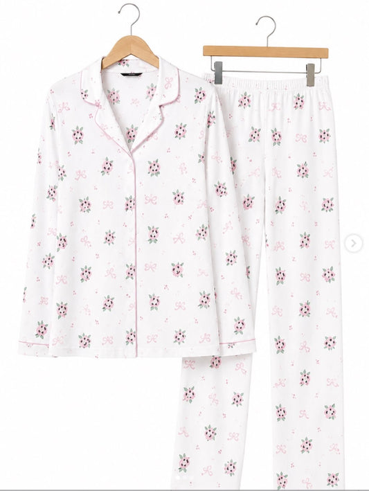 Çiçek & Fiyonk Beyaz Sıfır Yaka Pijama Takımı